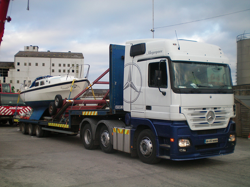 Globetrotter Trucking Ireland Ltd. lift on lift off photo